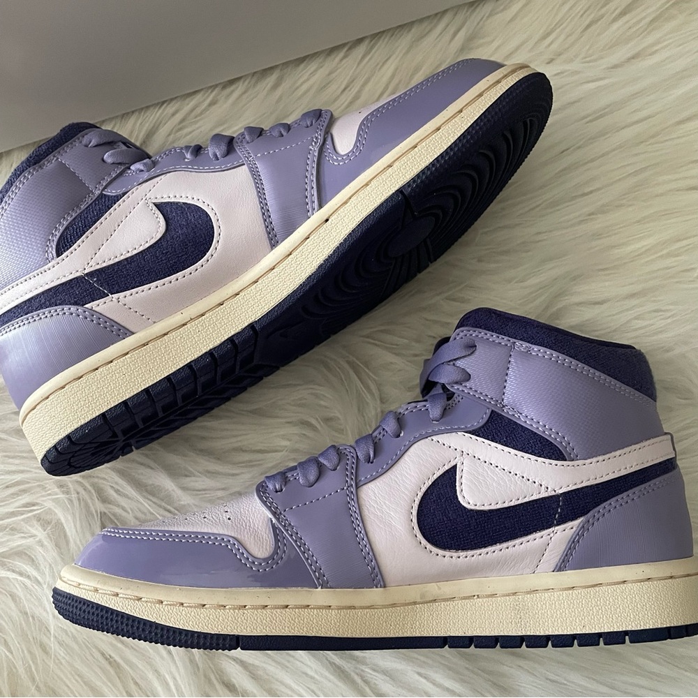 Nike woman air Jordan 1 mid se purple